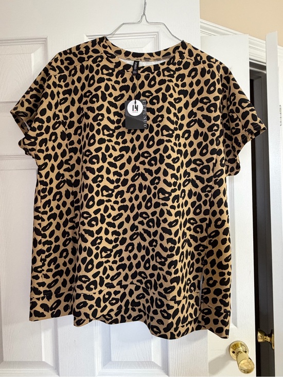 Tops - Leopard Print Short Sleeve Top - Tan/Black